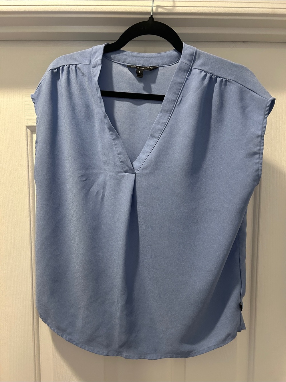 Banana Republic Light Blue V-Neck Cap Sleeve Blouse